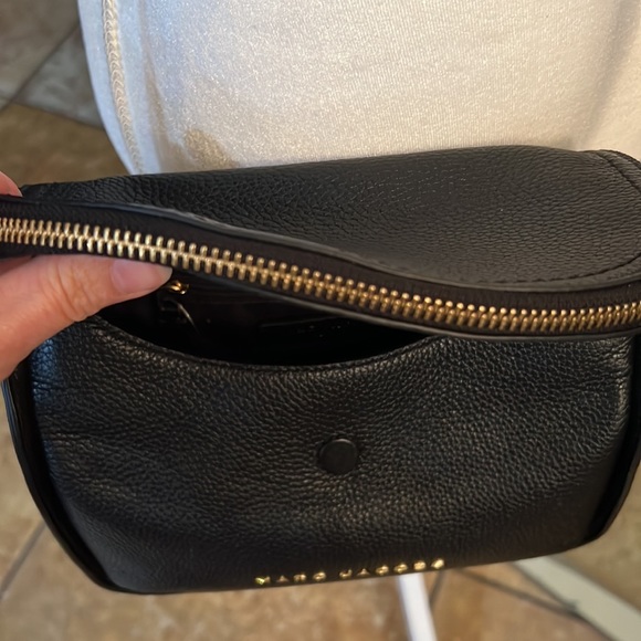 Marc Jacobs the groove medium leather
messenger bag - Picture 8 of 11